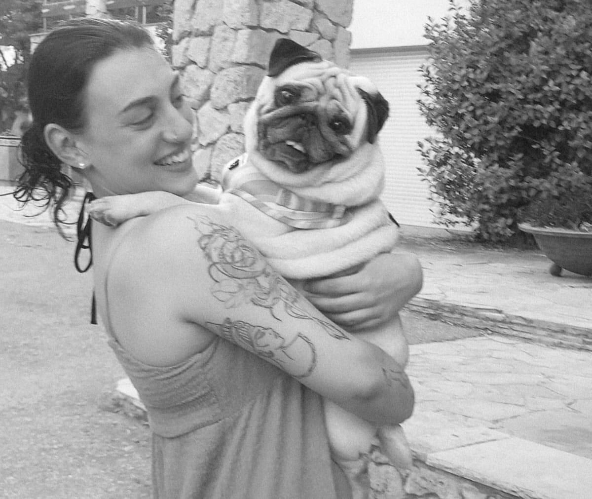 Naiara abrazando a Roy